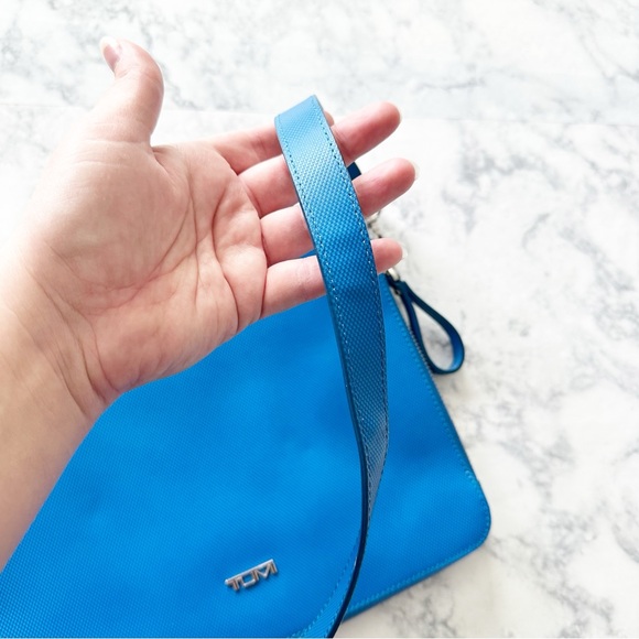 Tumi Prism Royal Blue Leather Tech iPad Mini Tablet Crossbody Bag - Picture 12 of 15